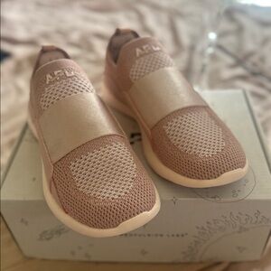 NIB APL youth TechLoom Bliss shoes size 3